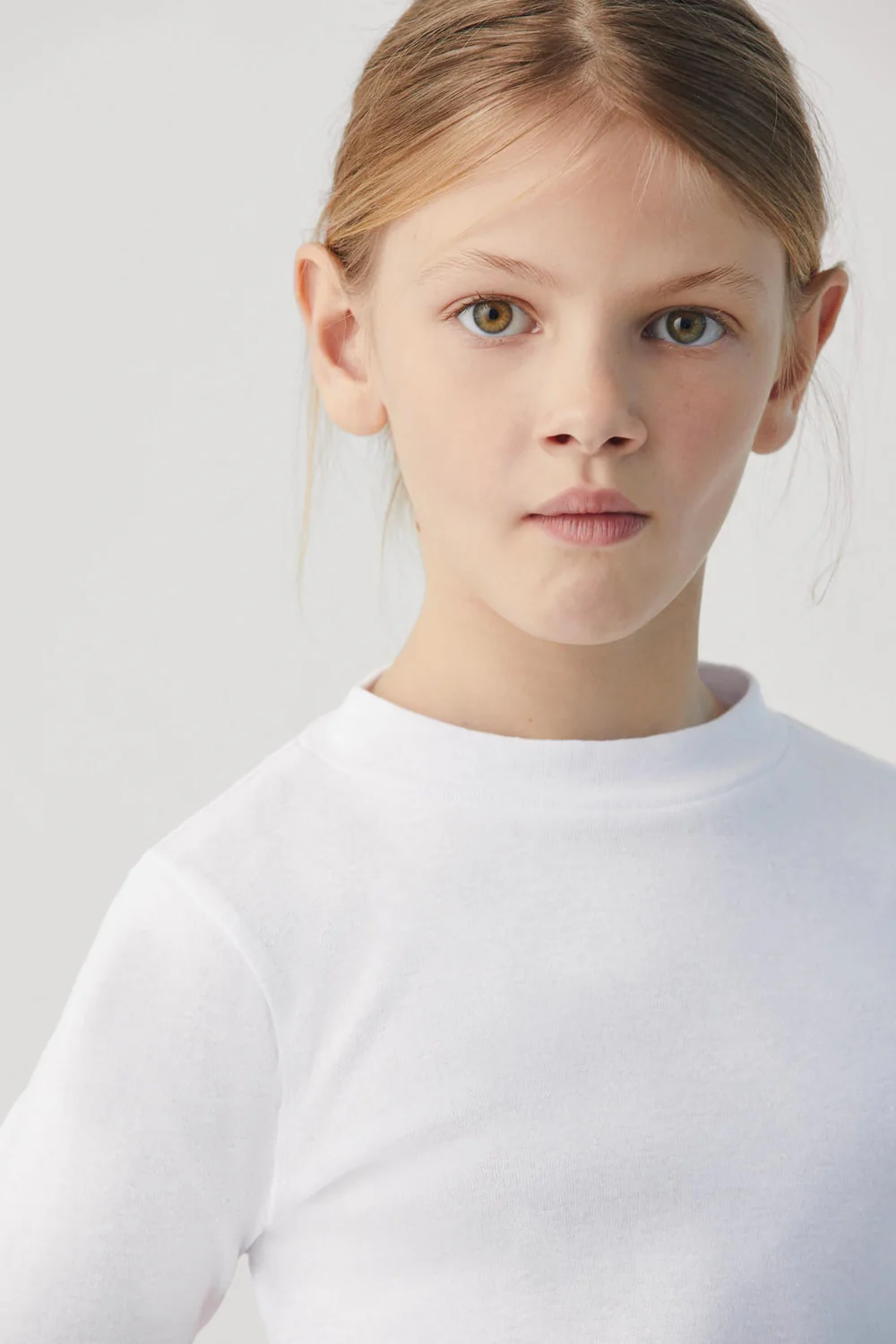 Camisola branca quente de manga comprida com gola semi-cisne - Image 2